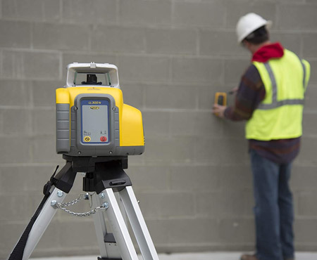 Spectra LL300N : Laser Rotatif pour Nivellement Prcis sur Chantier